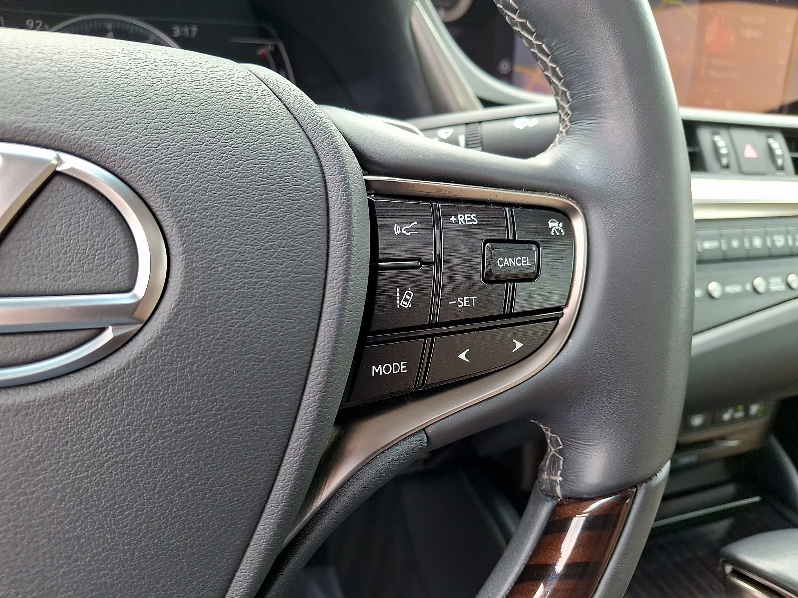 Used 2021 Lexus ES 350 Ultra Luxury w/ Accessory Package 2 FWD image 23