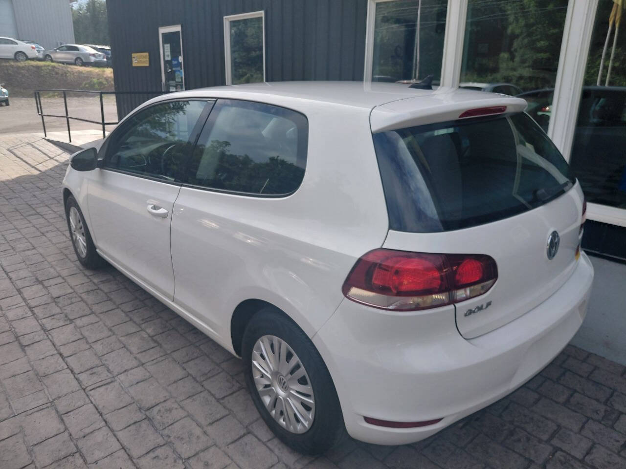Used 2013 Volkswagen Golf 2-Door FWD image 7