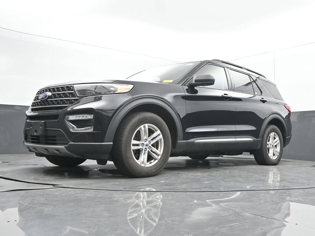 Used 2020 Ford Explorer XLT w/ Equipment Group 202A AWD/4WD image 42