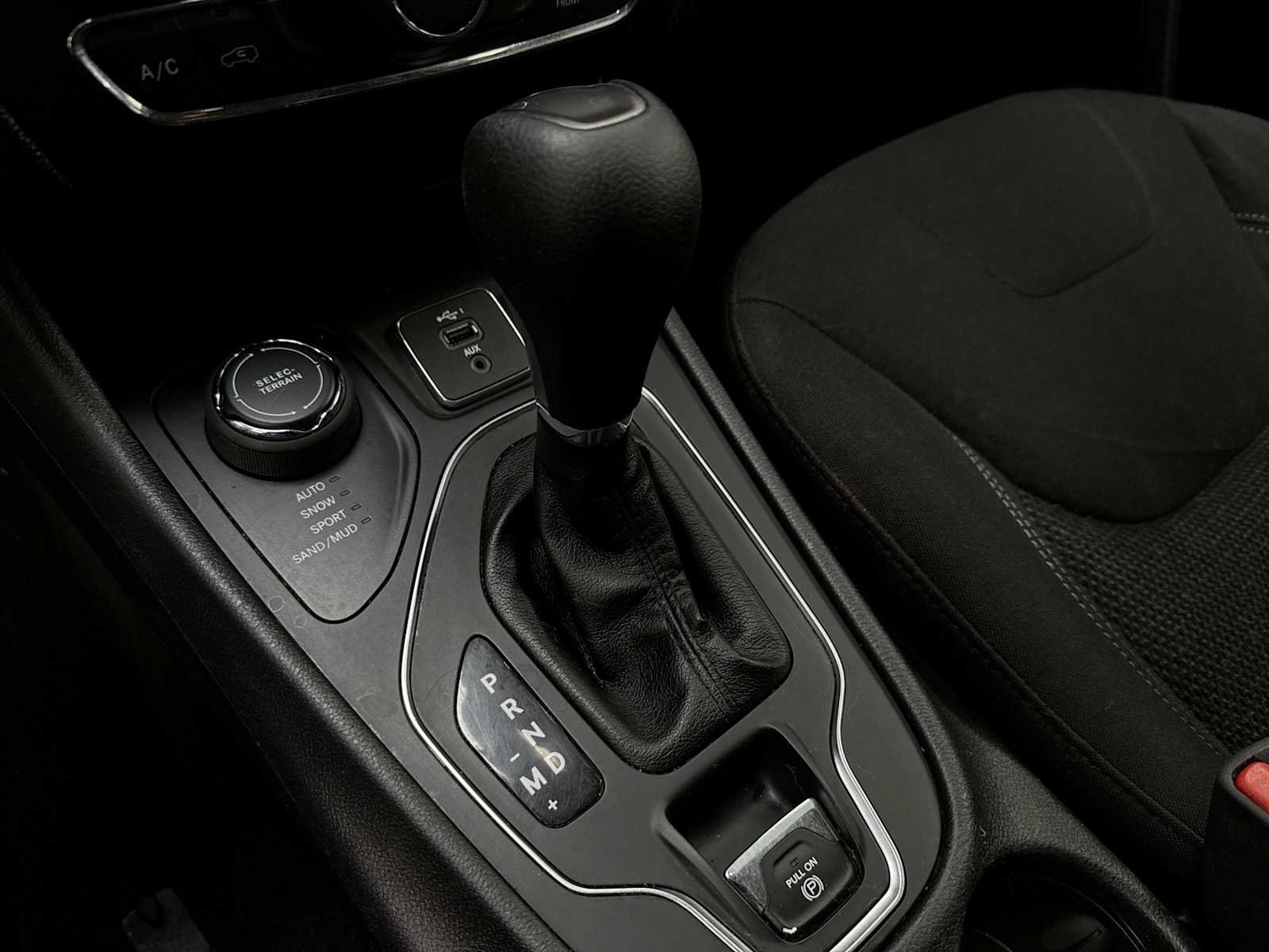 Used 2020 Jeep Cherokee Latitude w/ Cold Weather Group image 20