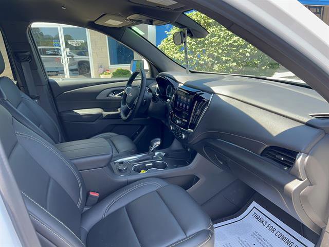 Used 2023 Chevrolet Traverse LT FWD image 9