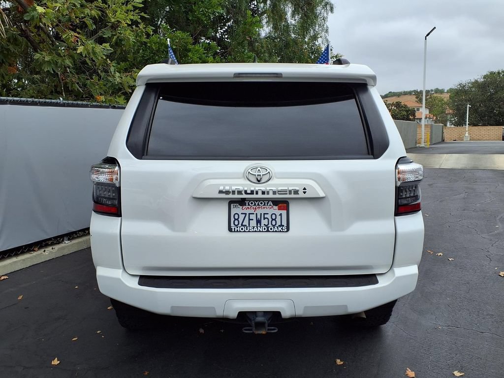 Used 2022 Toyota 4Runner SR5 Premium w/ Moonroof Package AWD/4WD image 6