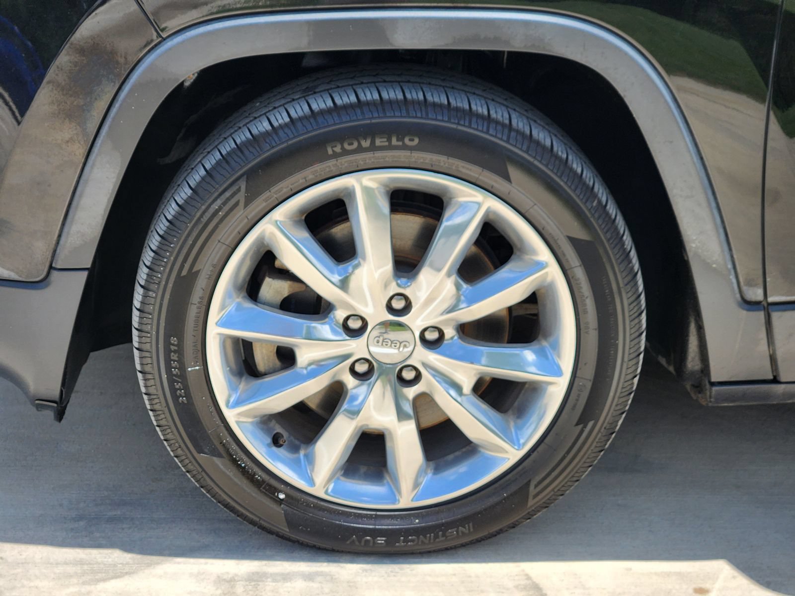 Used 2016 Jeep Cherokee Limited w/ Luxury Group FWD image 11