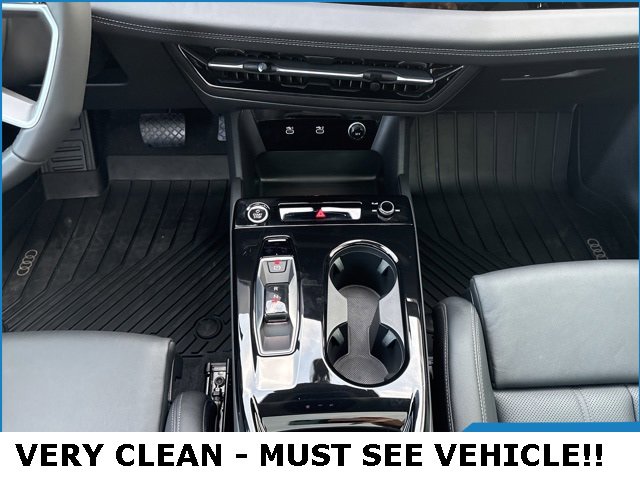 Used 2025 Audi Q6 e-tron Premium Plus image 13