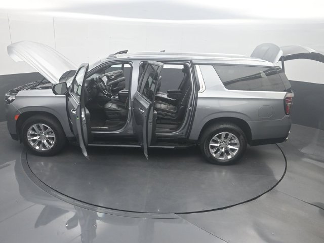 Used 2023 Chevrolet Suburban Premier AWD/4WD image 46