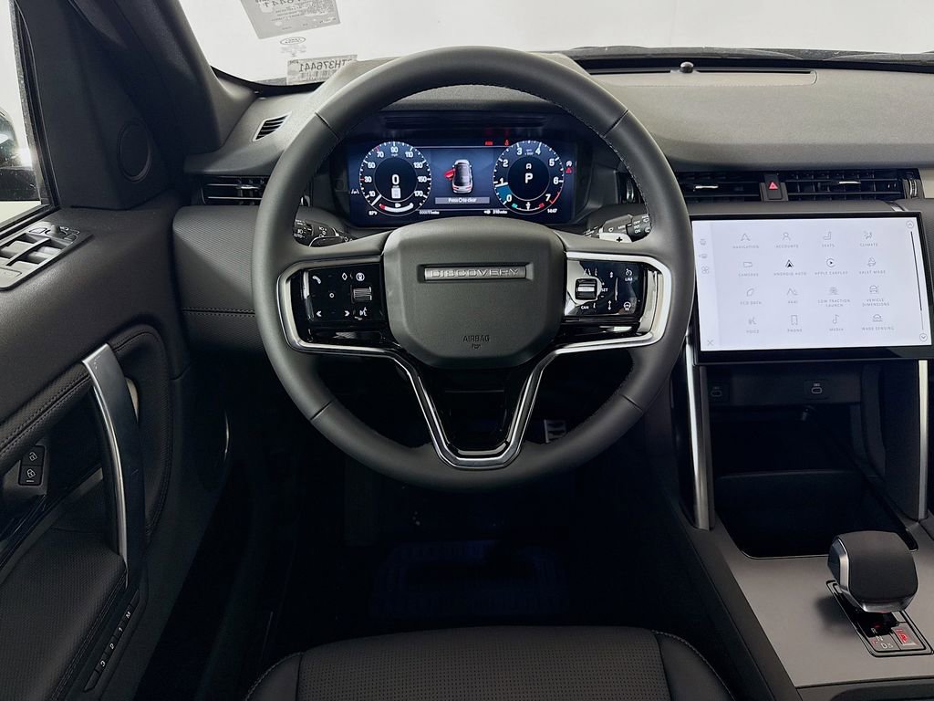 New 2026 Land Rover Discovery Sport Landmark image 24