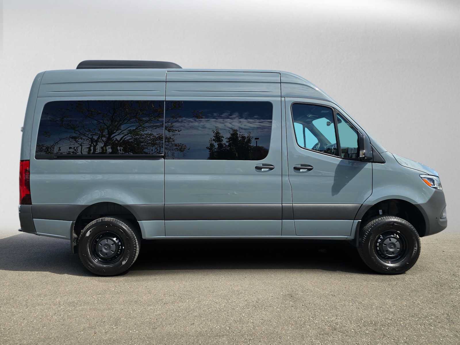 Used 2026 Mercedes-Benz Sprinter 2500 image 2
