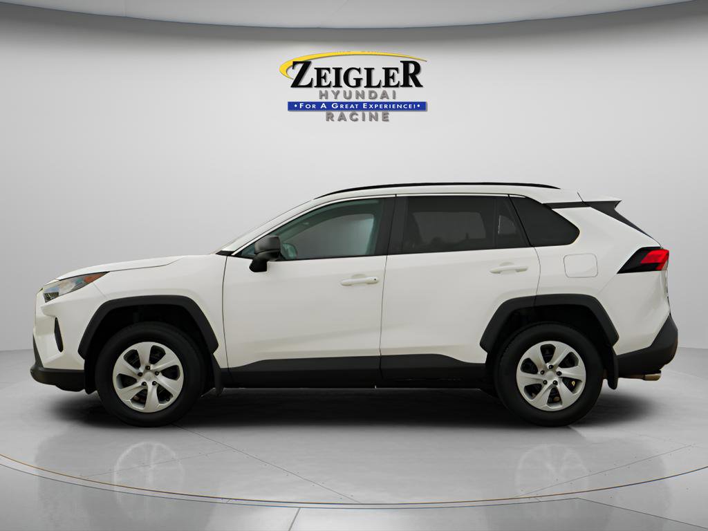 Used 2021 Toyota RAV4 LE AWD/4WD image 4