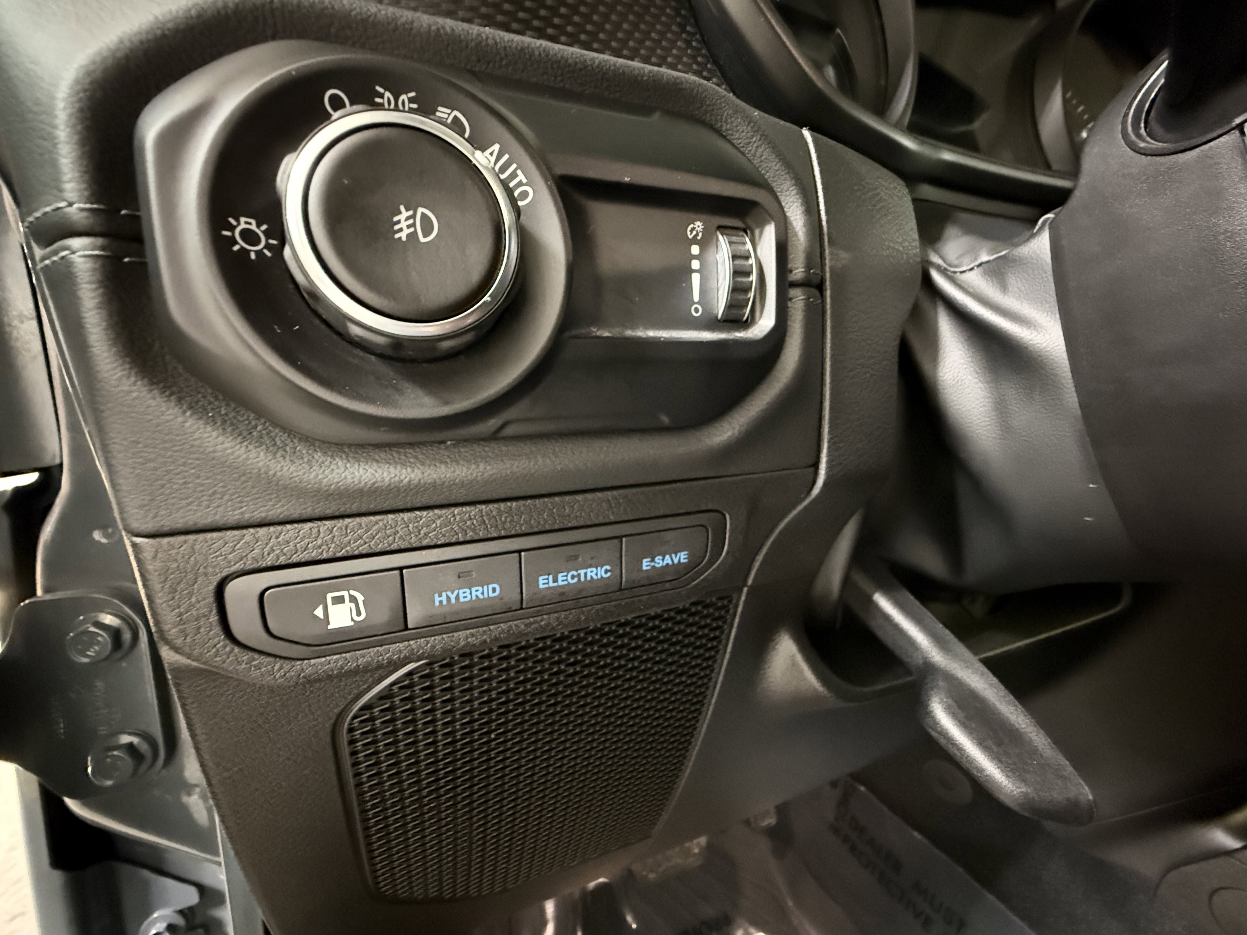 Used 2024 Jeep Wrangler Unlimited Rubicon 4xe w/ Technology Group image 27