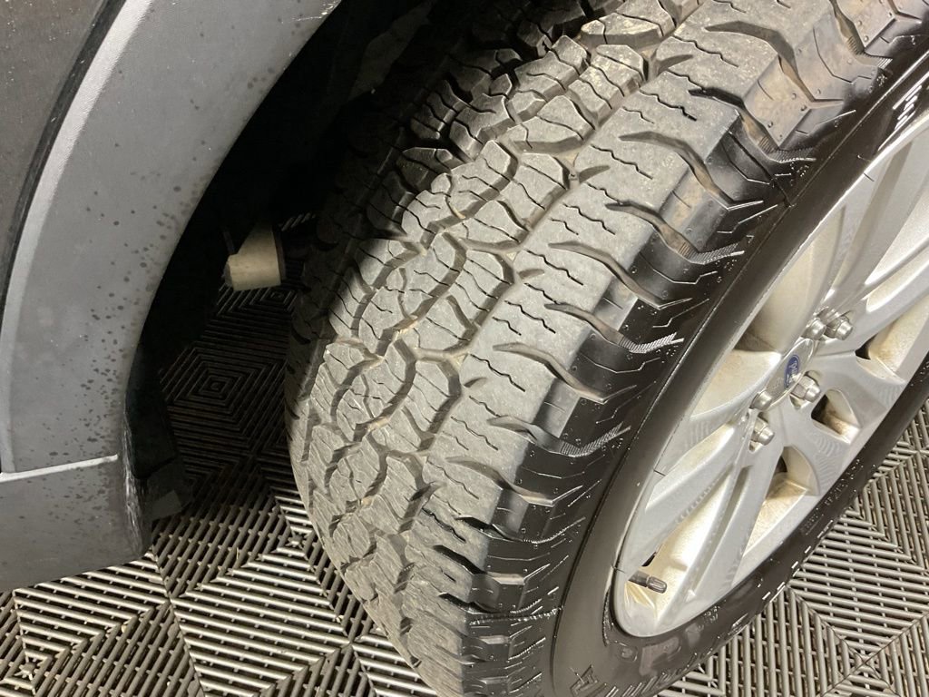 Used 2019 Ford Explorer XLT w/ Equipment Group 201A AWD/4WD image 40