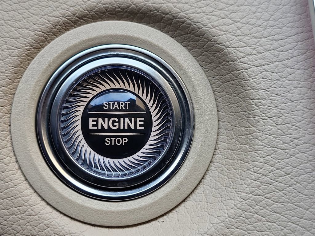 Certified 2021 Mercedes-Benz C 300 4MATIC Sedan image 20