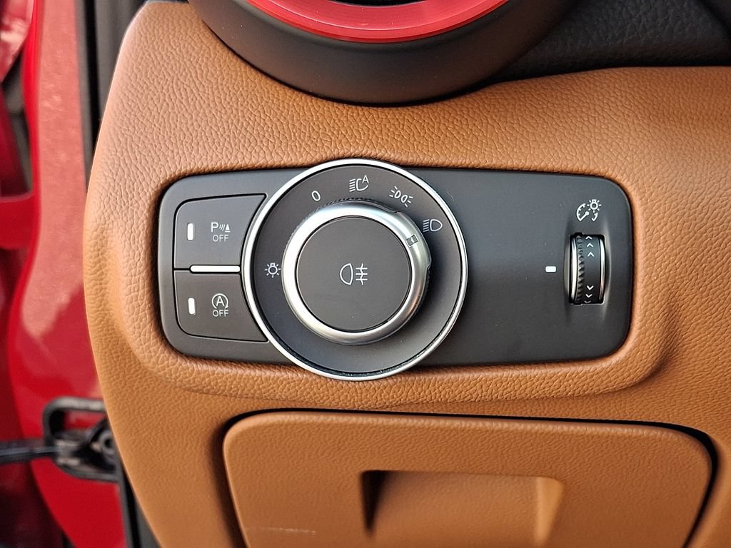 Used 2019 Alfa Romeo Giulia AWD image 26