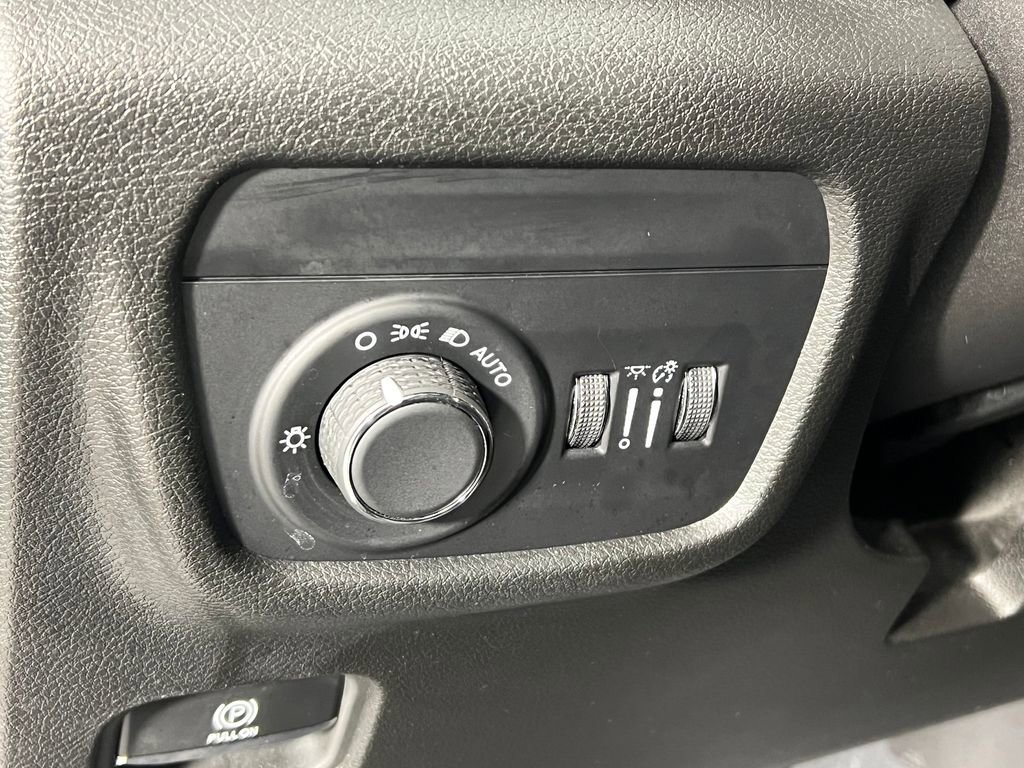 Used 2023 Jeep Grand Cherokee L Laredo image 19