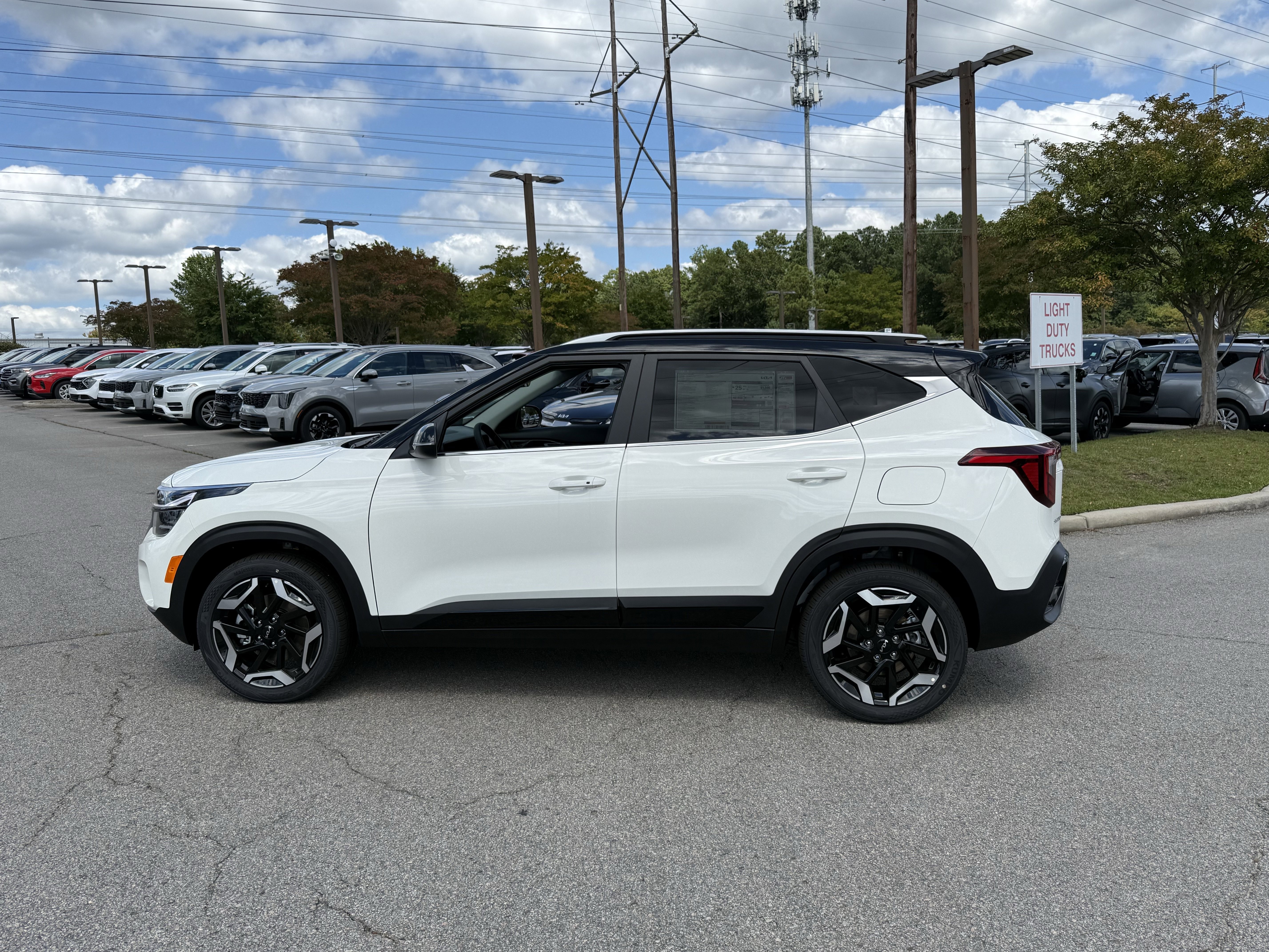 New 2026 Kia Seltos SX image 9