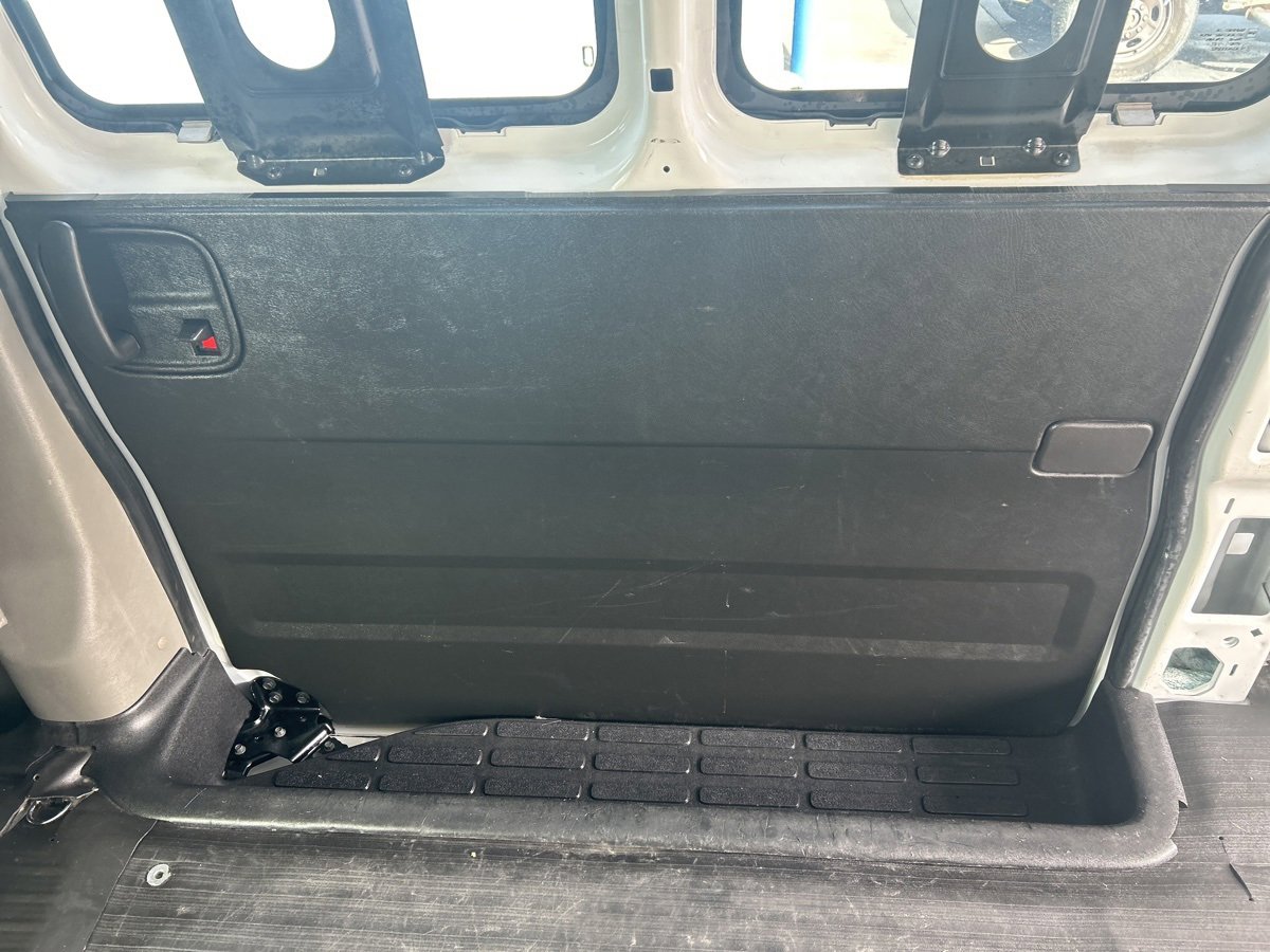 Used 2022 Chevrolet Express 2500 w/ Driver Convenience Package image 32