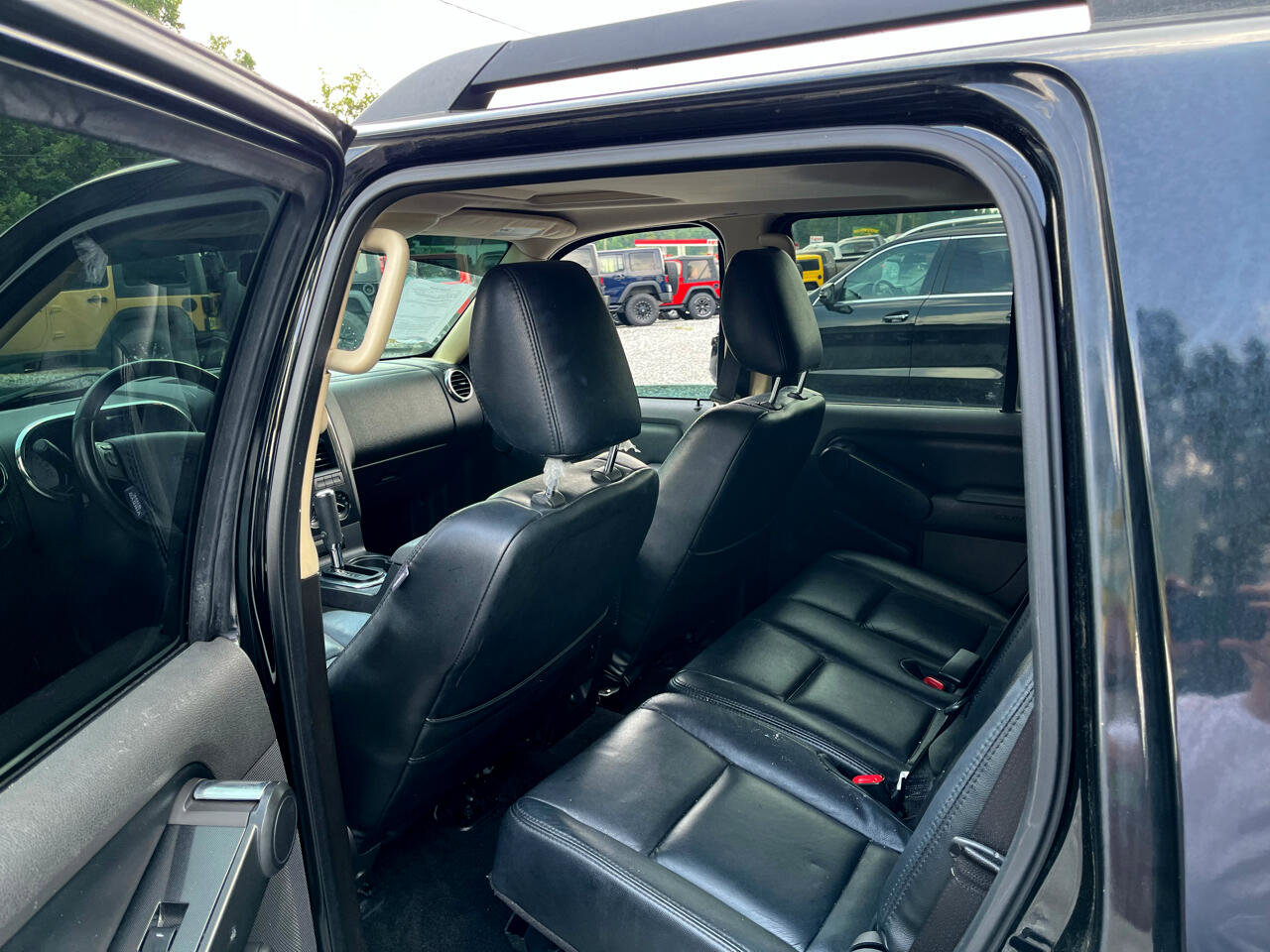 Used 2010 Ford Explorer XLT image 9