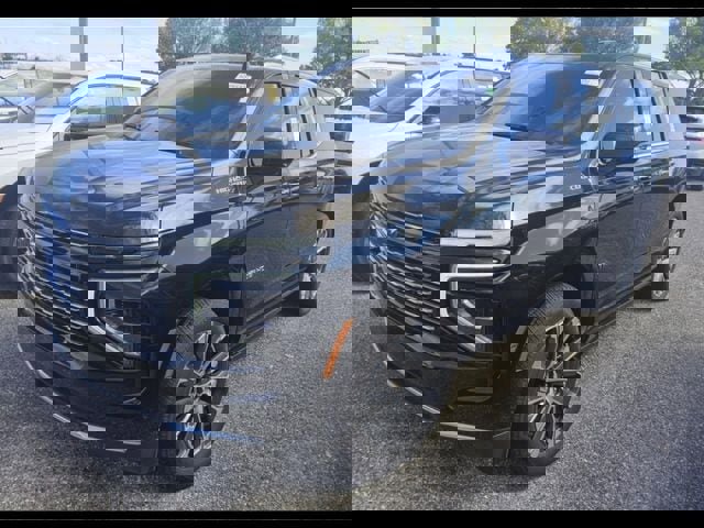 Used 2025 Chevrolet Tahoe High Country image 3