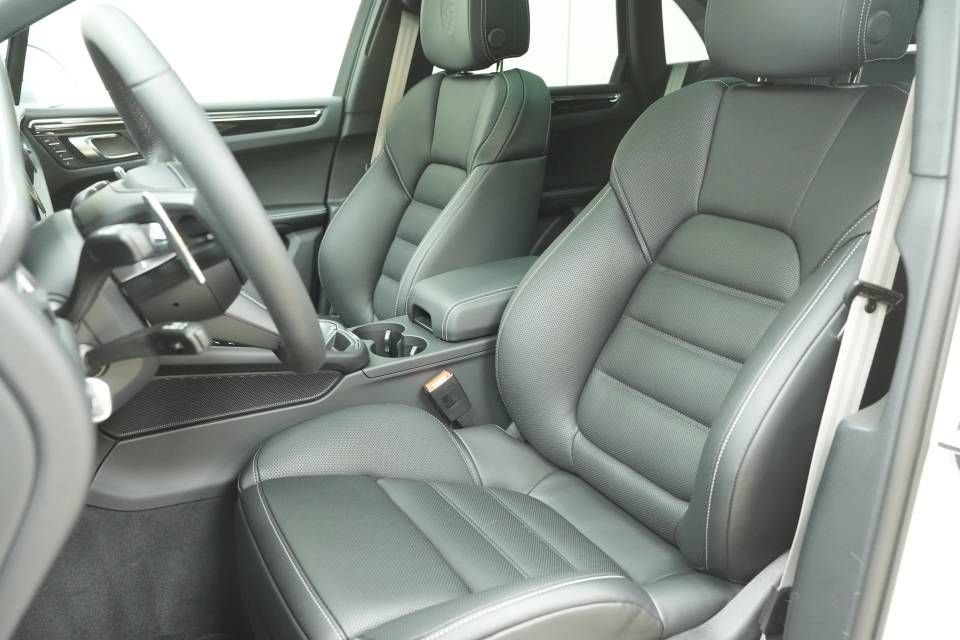 New 2026 Porsche Macan S AWD/4WD image 5