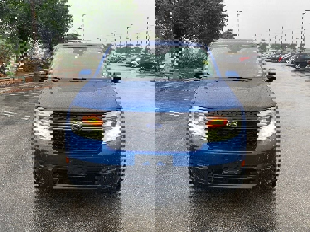 Used 2023 Ford Maverick XLT w/ XLT Luxury Package FWD image 2