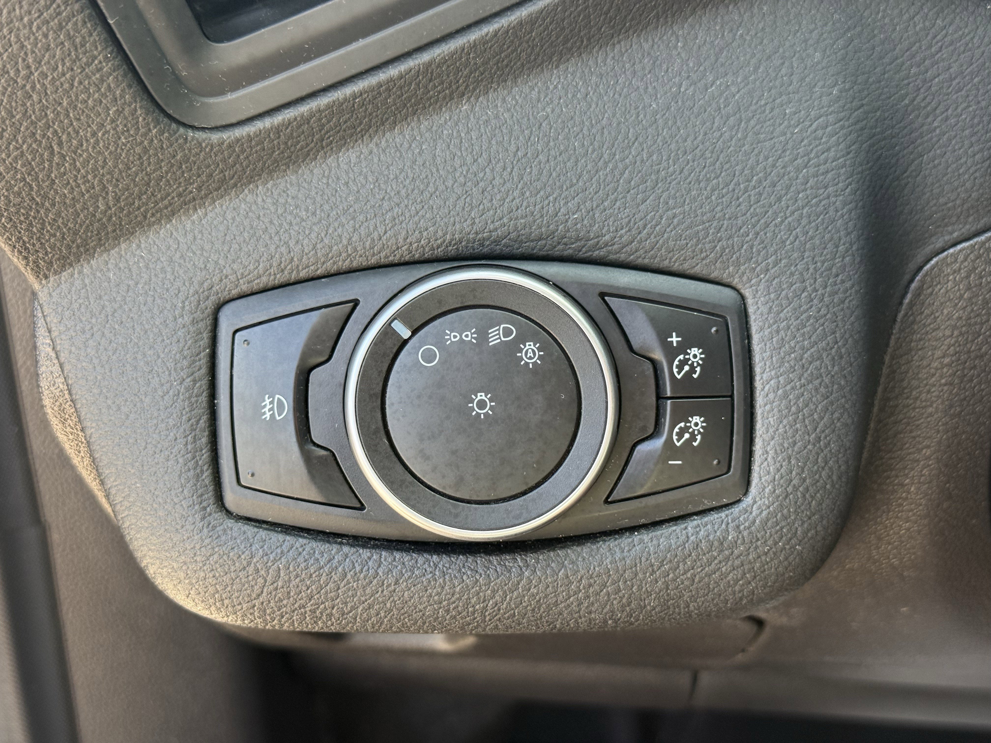 Used 2016 Ford Escape SE image 25