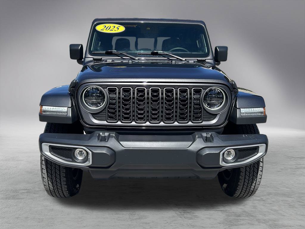 Certified 2025 Jeep Gladiator Sport AWD/4WD image 2