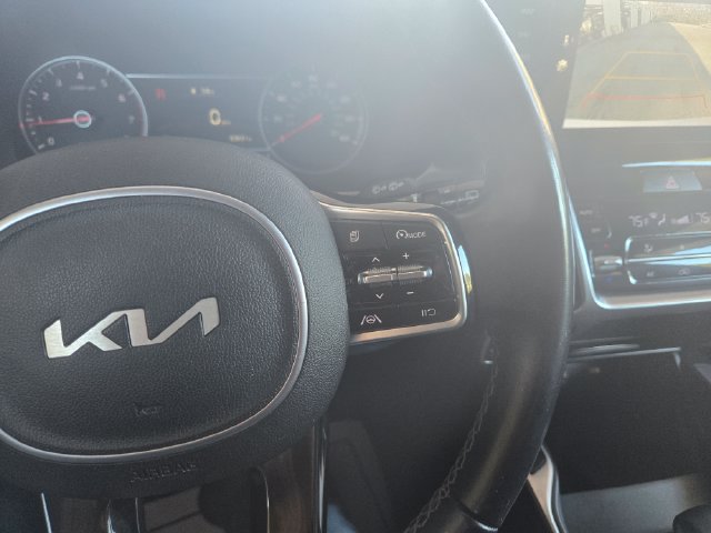 Used 2022 Kia Sorento S w/ Panoramic Sunroof Package FWD image 16