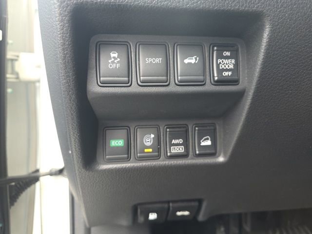 Used 2016 Nissan Rogue SV w/ SV Premium Package AWD/4WD image 18