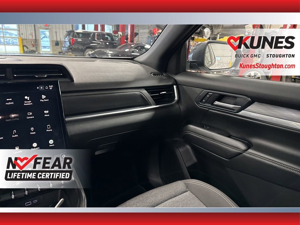 Used 2025 GMC Terrain Elevation image 40