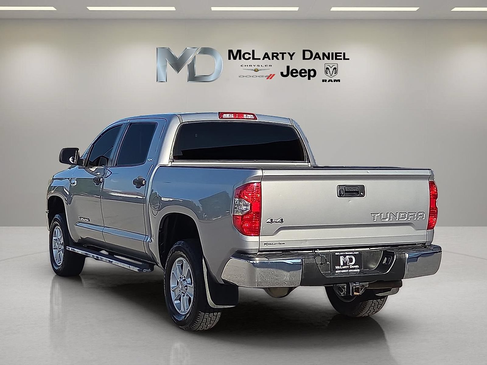 Used 2014 Toyota Tundra SR5 AWD/4WD image 4