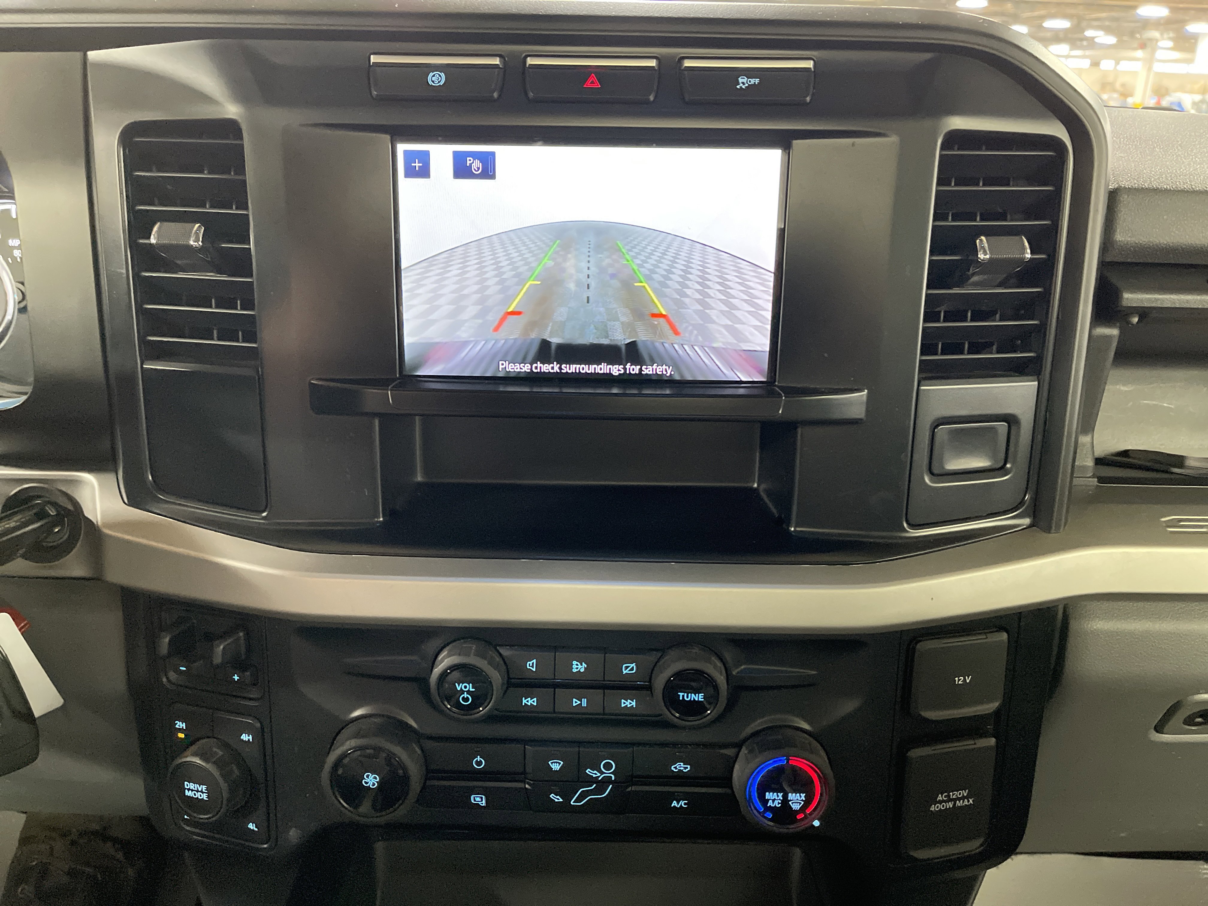 Used 2024 Ford F350 XLT w/ Camper Package image 23