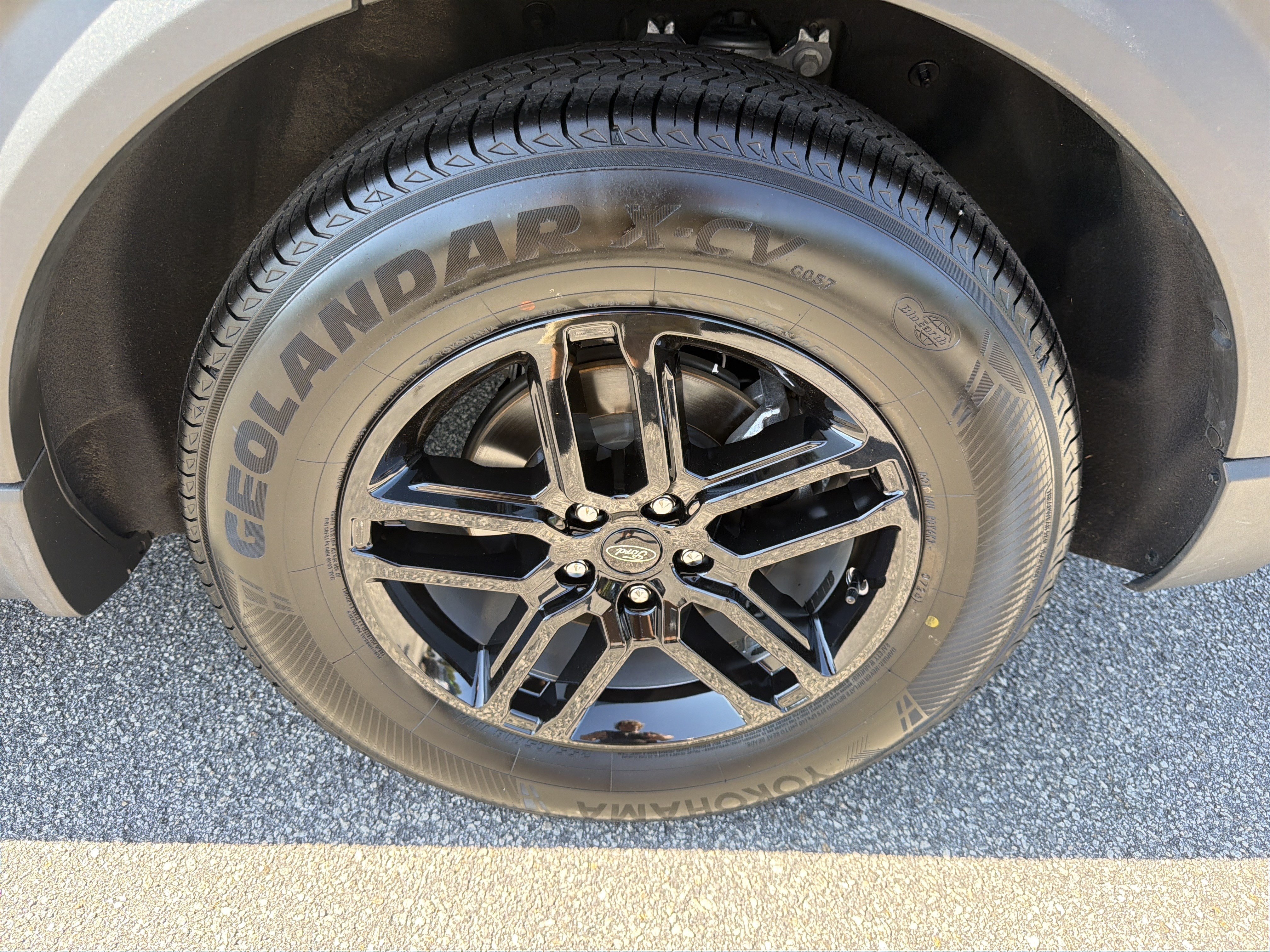 Used 2025 Ford Explorer Active RWD image 29