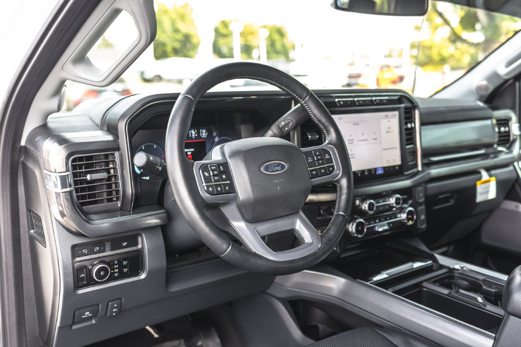 Used 2023 Ford F350 Lariat w/ Lariat Ultimate Package AWD/4WD image 21