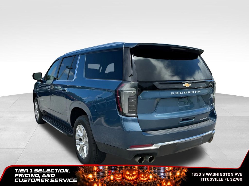 Used 2025 Chevrolet Suburban Premier RWD image 5