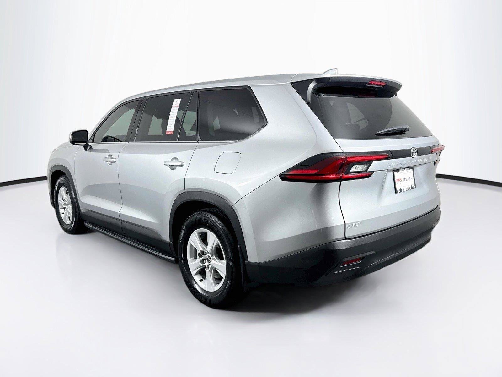 Certified 2025 Toyota Grand Highlander FWD image 12