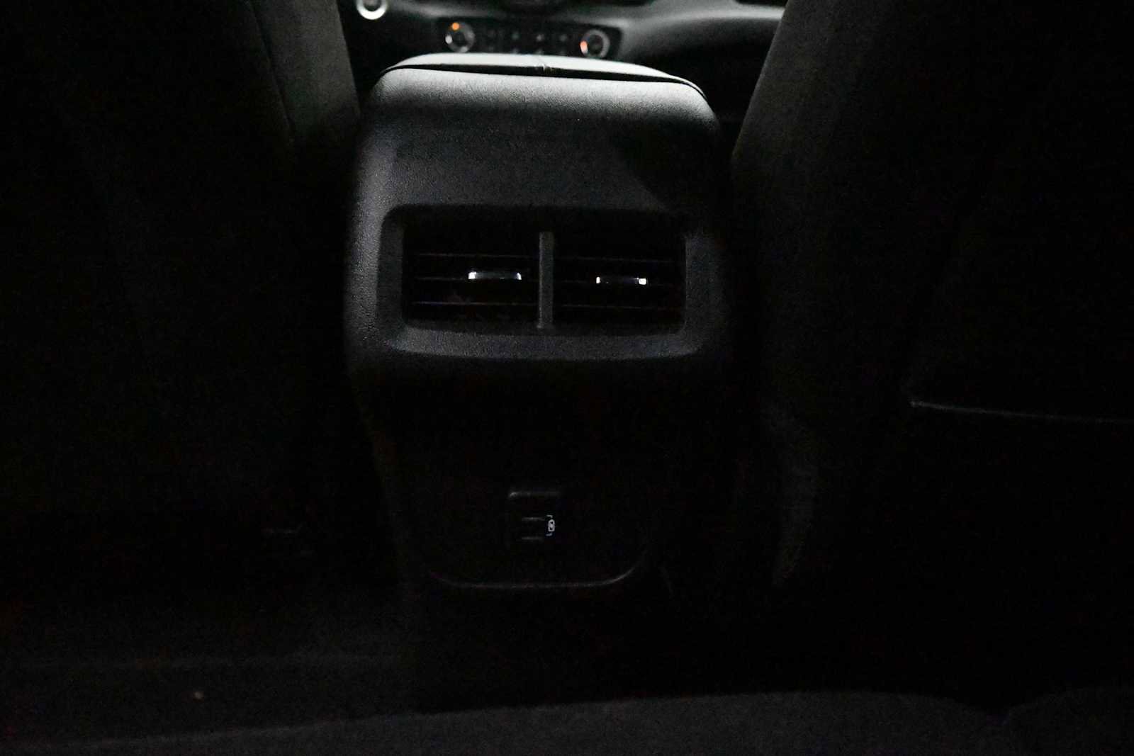 Used 2024 GMC Terrain SLE AWD/4WD image 25