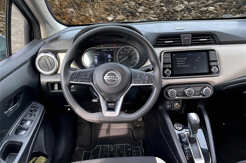 Used 2021 Nissan Versa SV image 5