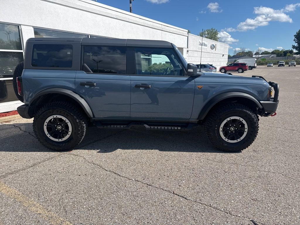 Used 2024 Ford Bronco Badlands image 2