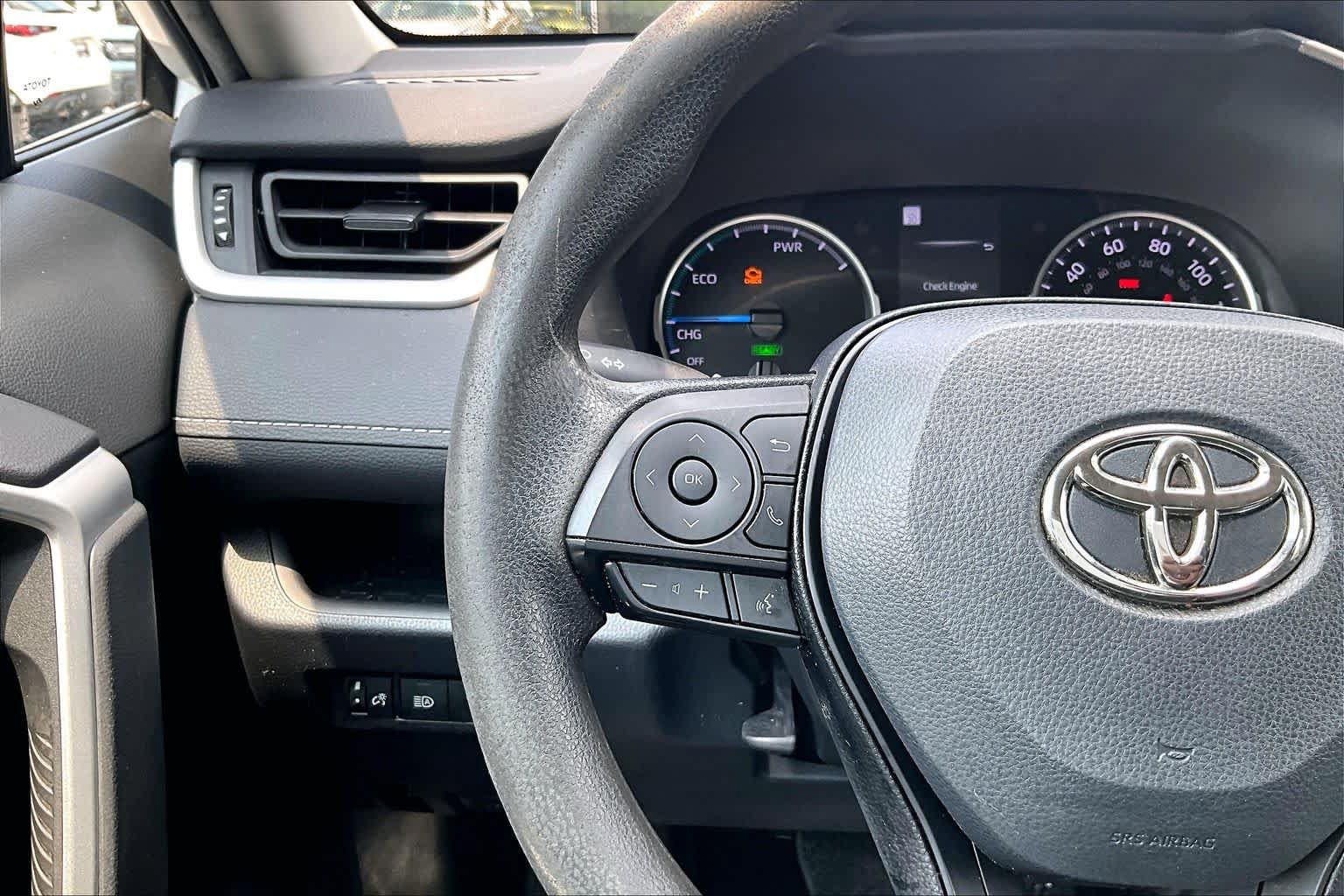 Used 2022 Toyota RAV4 LE AWD/4WD image 23