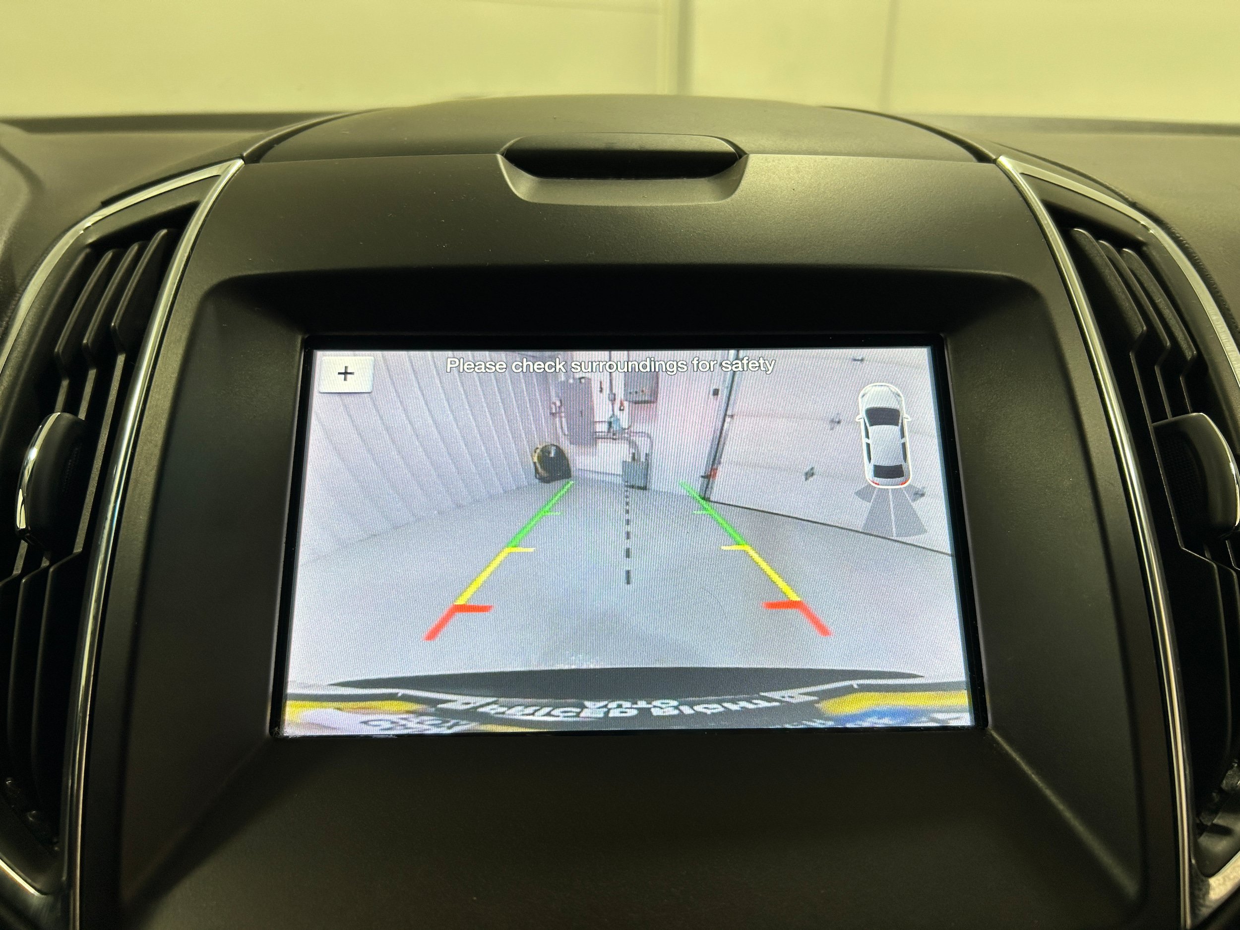 Used 2019 Ford Edge Titanium w/ Cold Weather Package AWD/4WD image 9