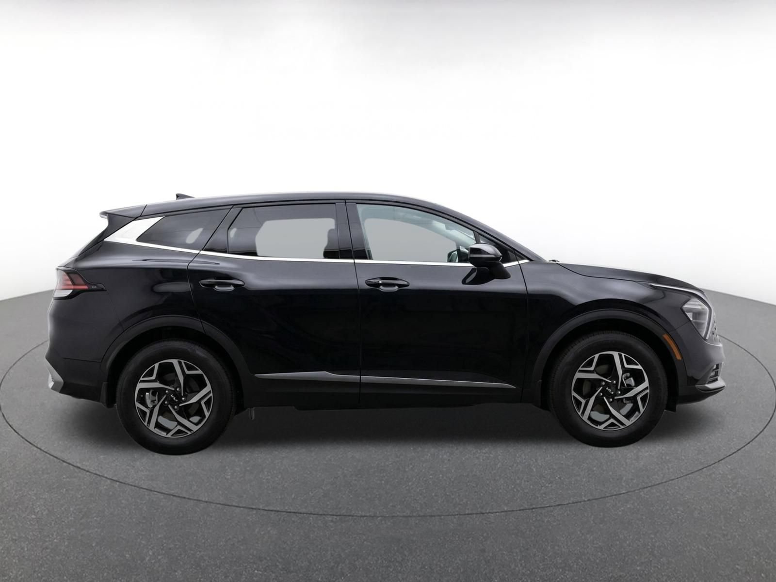 Used 2025 Kia Sportage LX FWD image 10