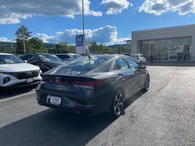 Used 2023 Hyundai Elantra Limited FWD image 4
