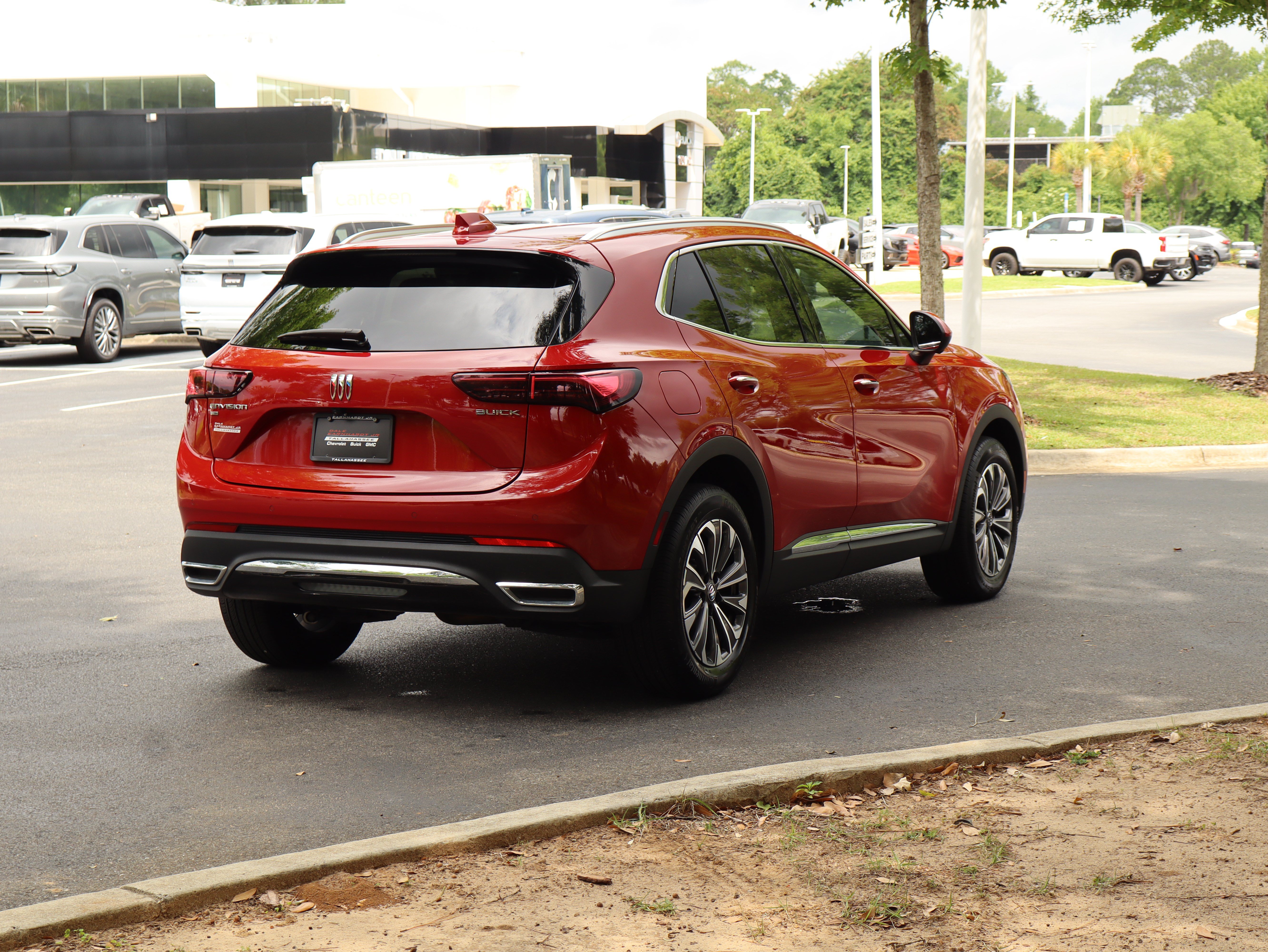Used 2025 Buick Envision Preferred AWD/4WD image 9