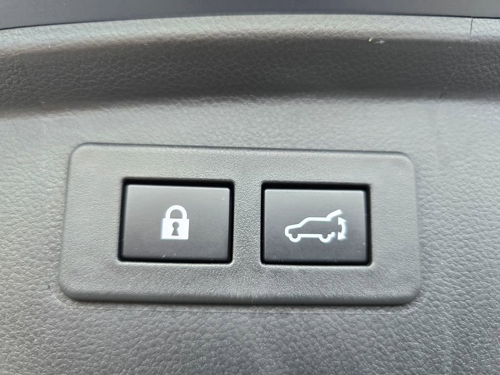 Used 2025 Subaru Outback Premium image 15