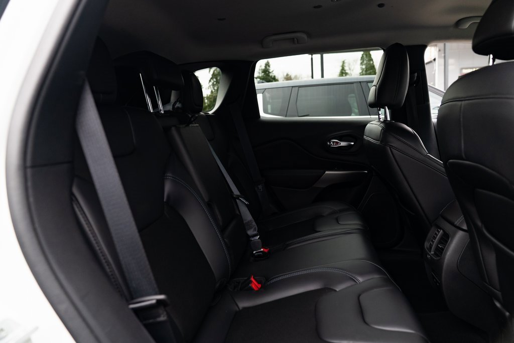 Used 2020 Jeep Cherokee Latitude w/ Quick Order Package 26F North image 23