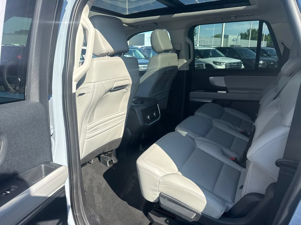 Used 2025 Ford Expedition Max Active AWD/4WD image 18