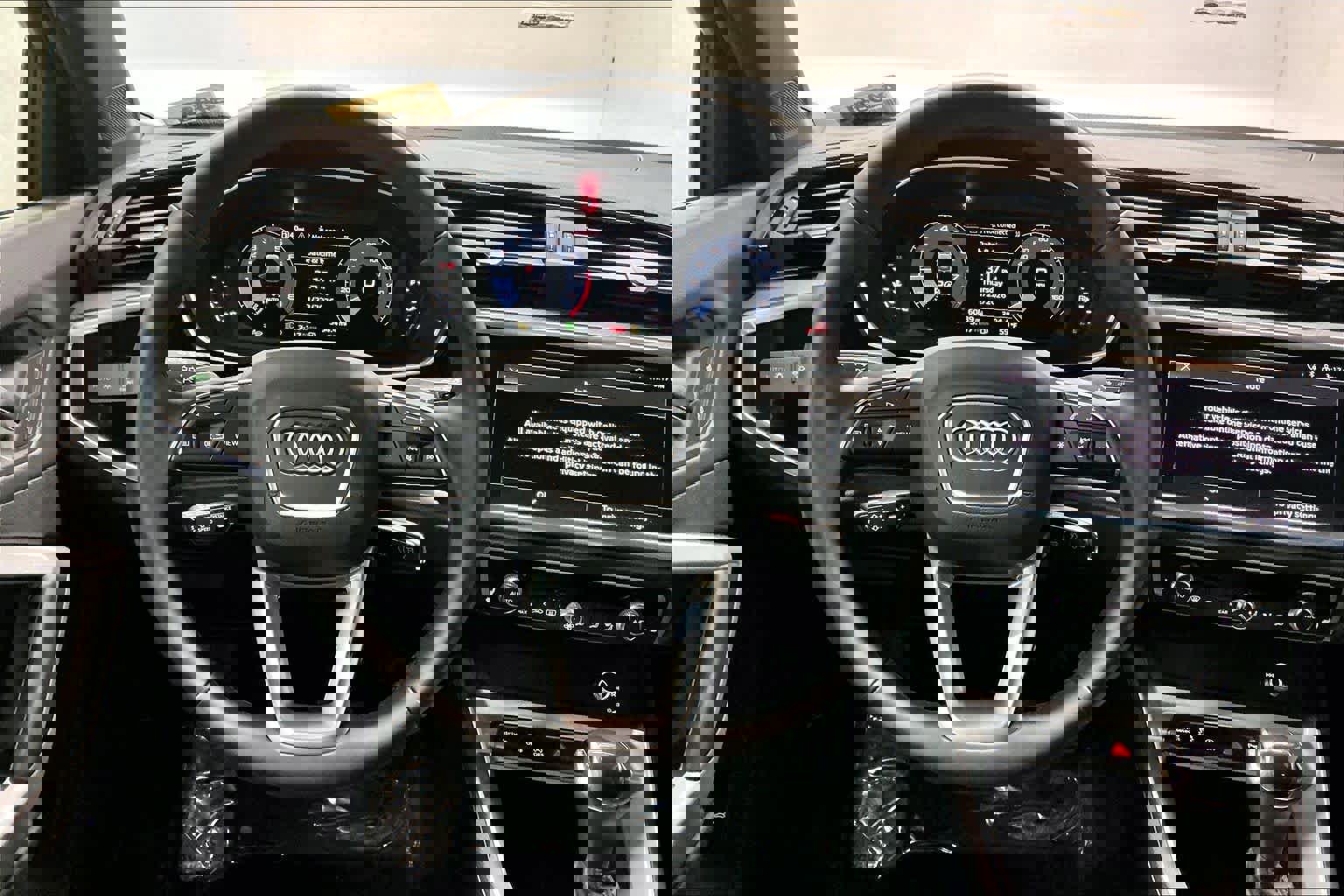 Certified 2025 Audi Q3 2.0T Premium image 8