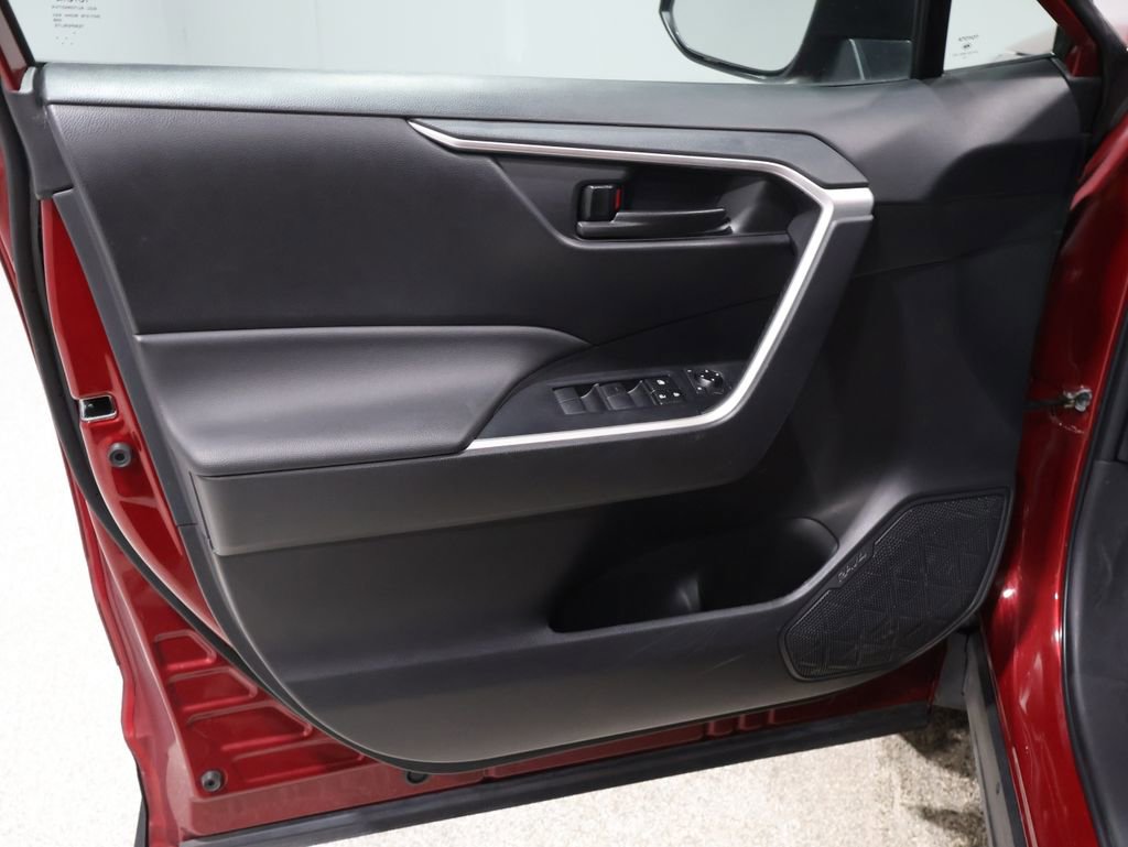 Used 2023 Toyota RAV4 LE image 13