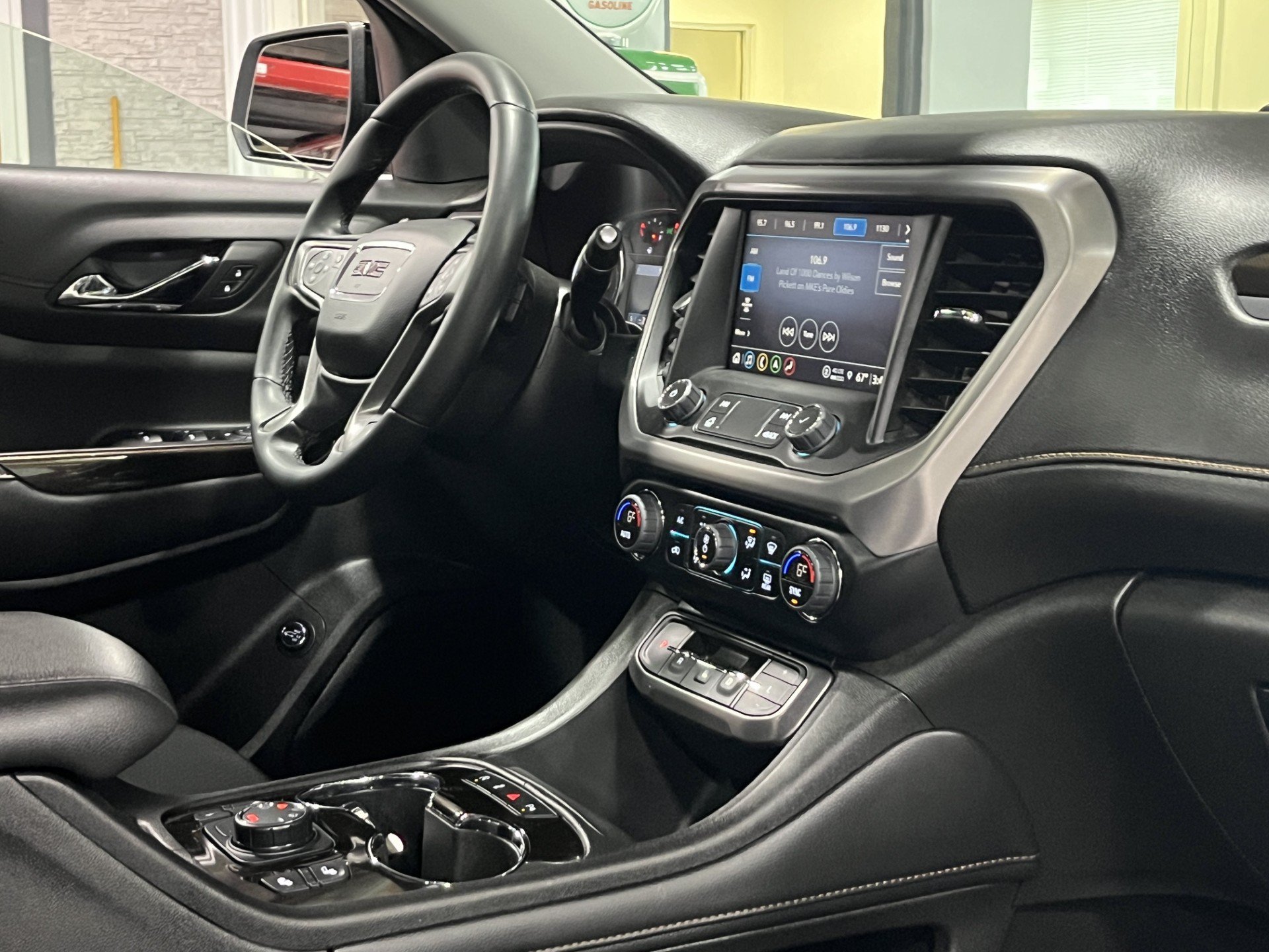 Used 2023 GMC Acadia AT4 w/ Trailering Package AWD/4WD image 8