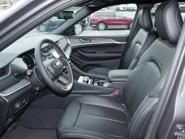 New 2025 Jeep Grand Cherokee L Limited w/ Luxury Tech Group II image 2