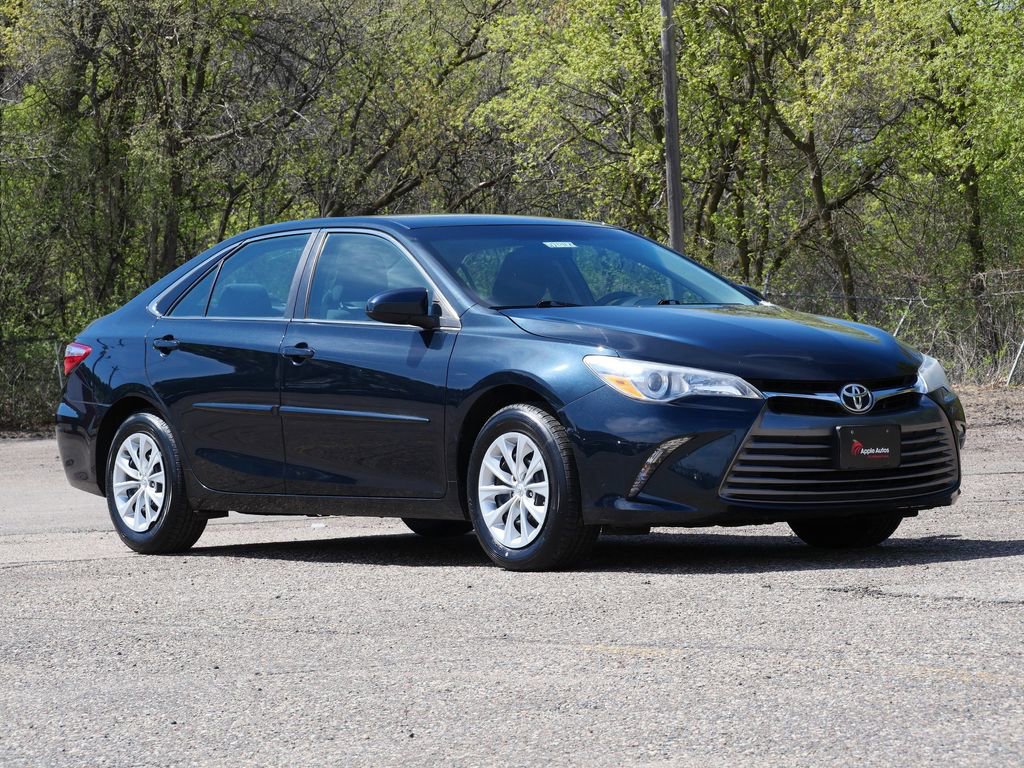 Used 2015 Toyota Camry LE FWD image 1